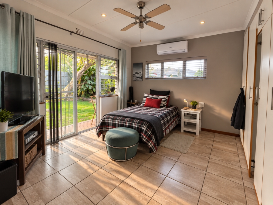 5 Bedroom Property for Sale in Stilbaai Wes Western Cape